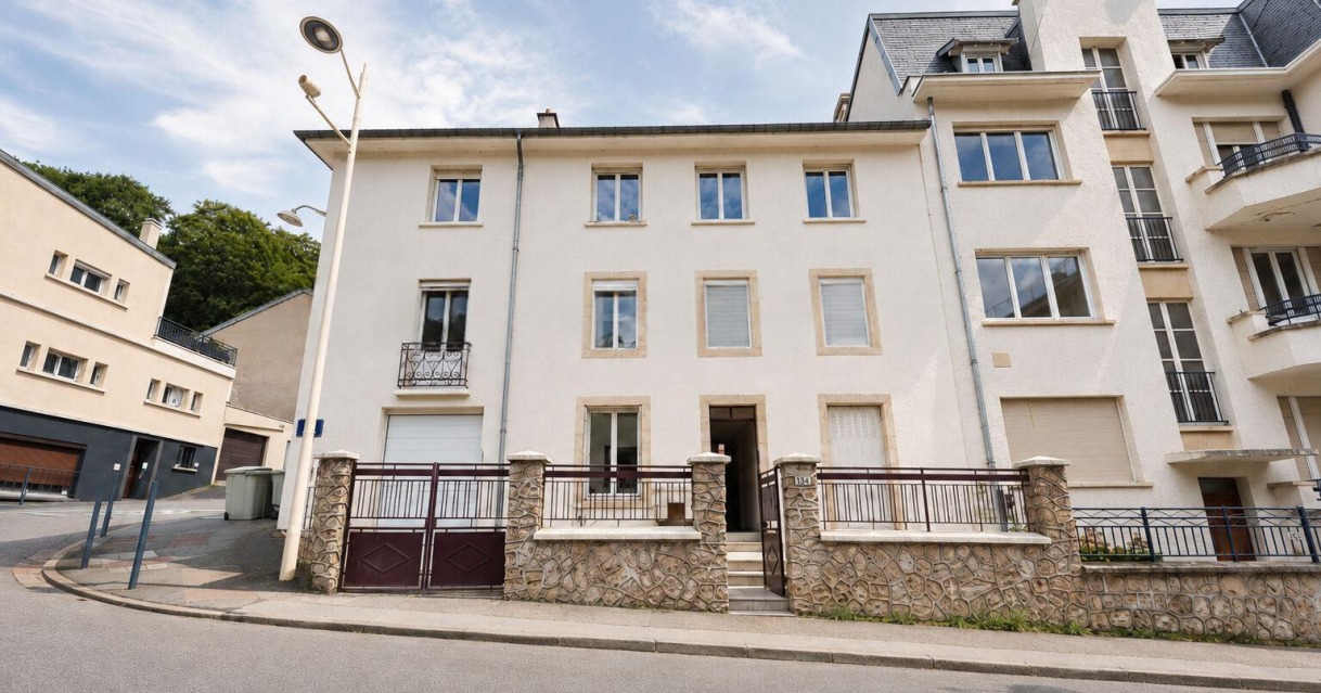 Nancy (54)