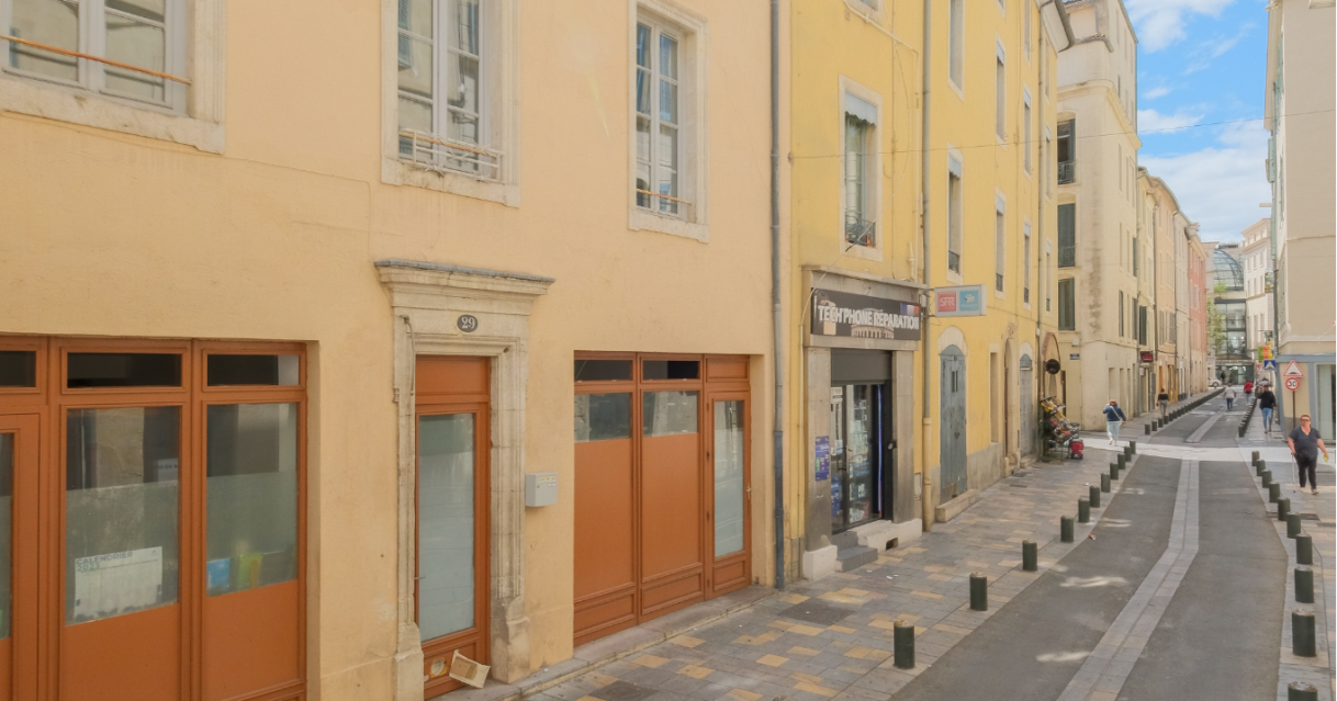 Nîmes (30)