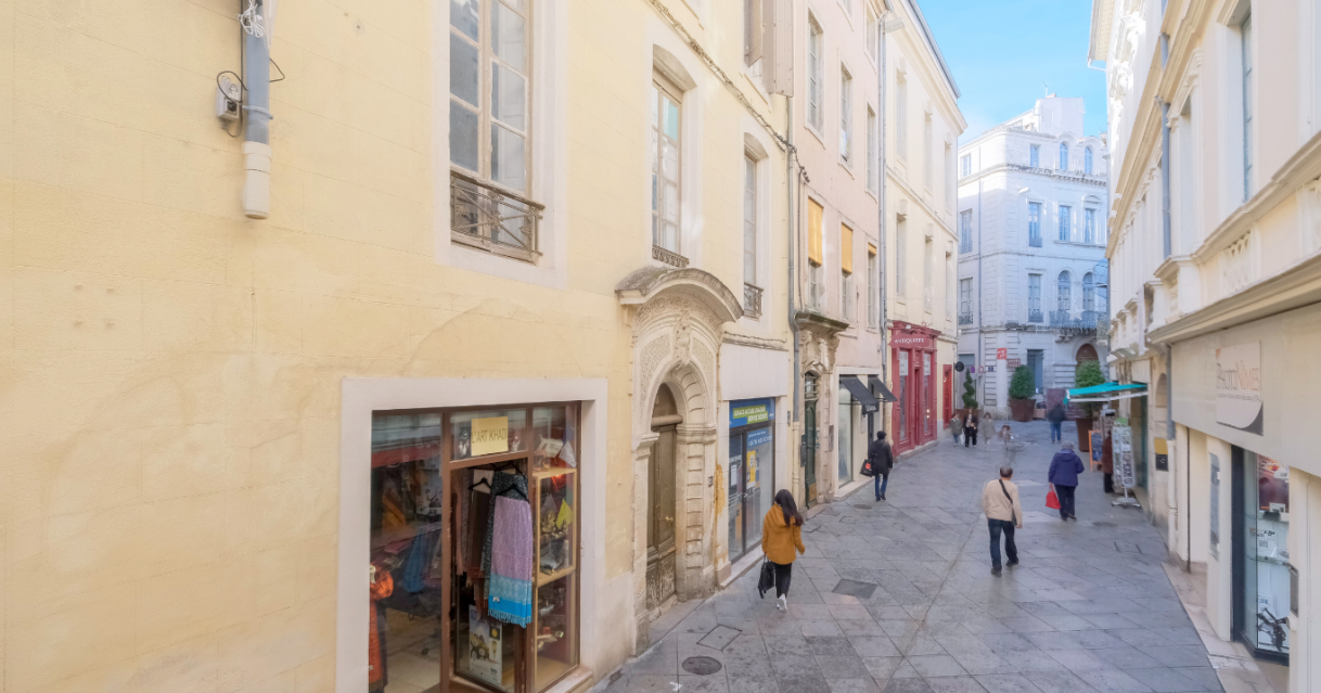Nîmes (30)