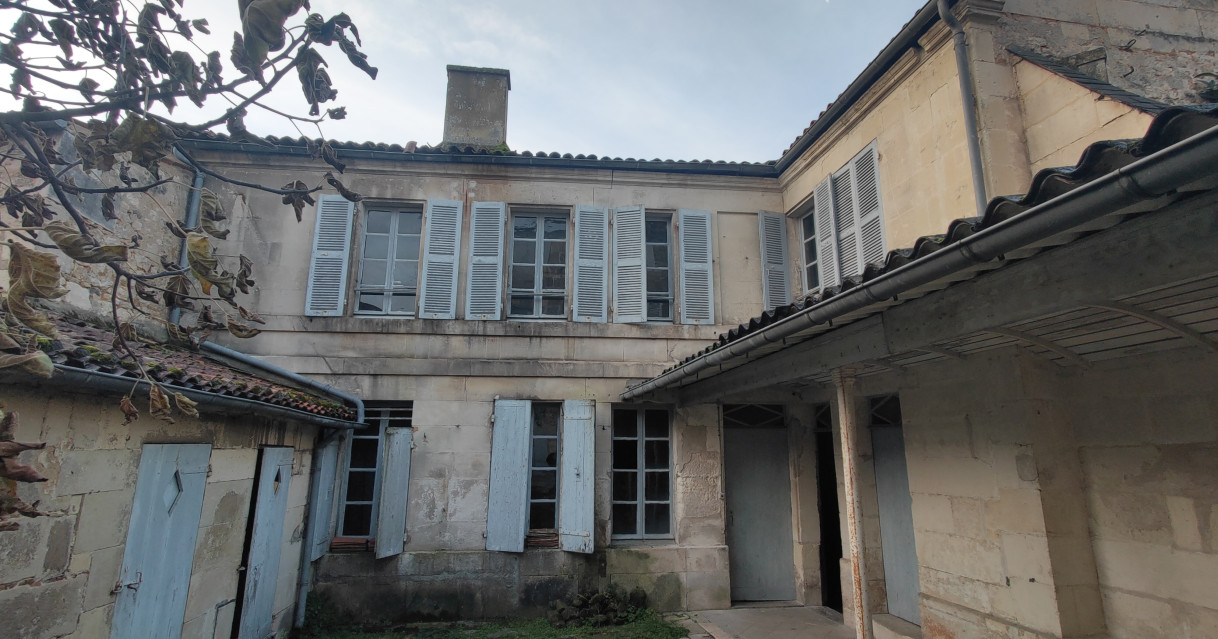 Saintes (17)