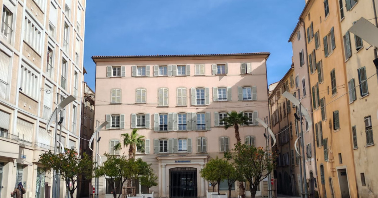 Toulon (83)